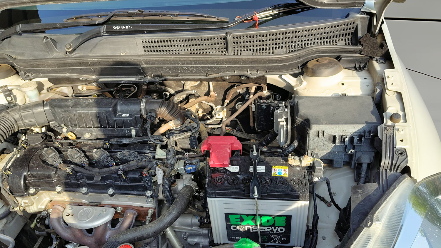 Used 2021 Maruti Suzuki S-Cross Zeta Petrol Manual engine ENGINE LEFT SIDE HINGE & APRON VIEW