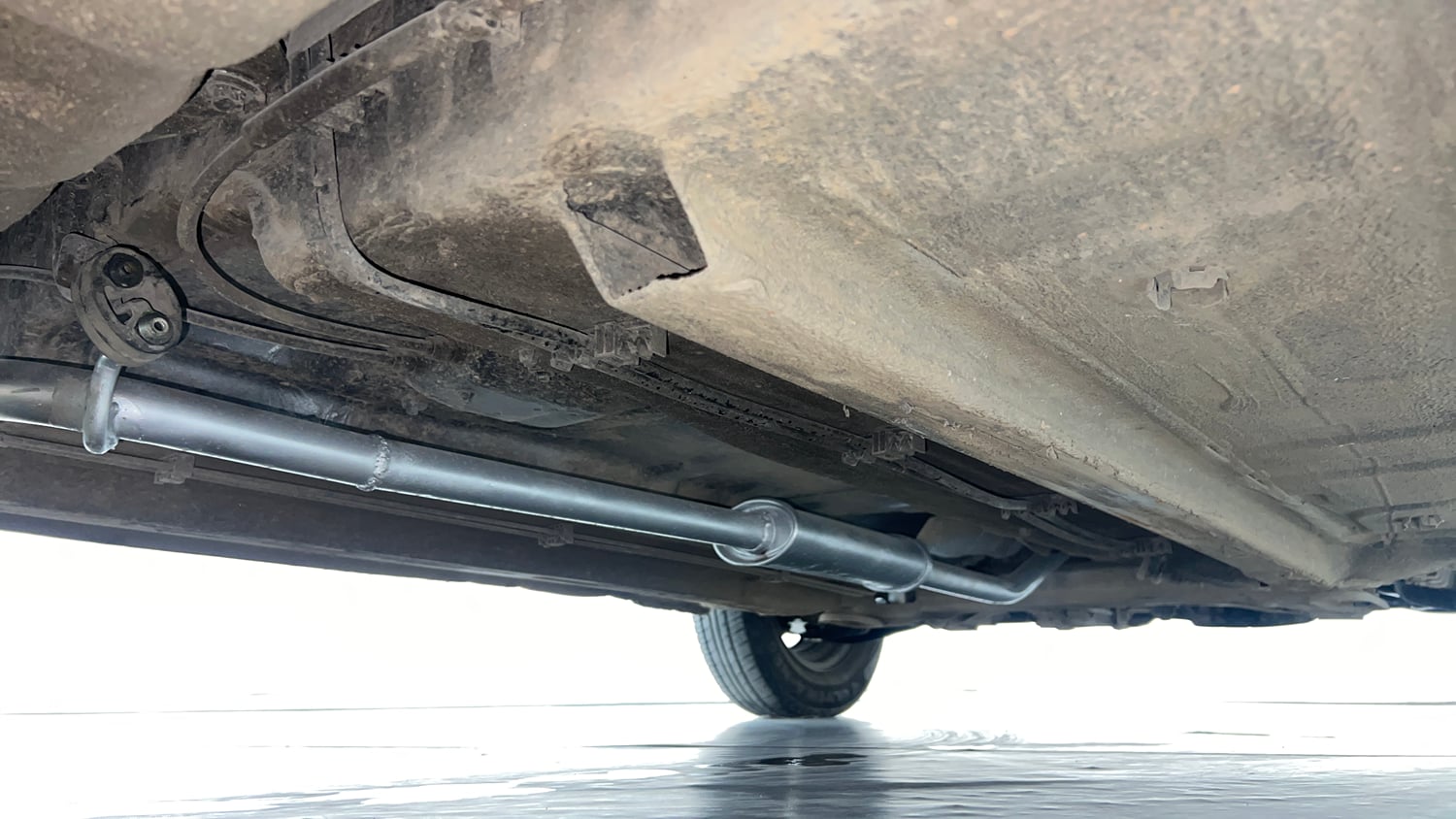 Used 2019 Renault Kwid RXT (O) 1.0 SCE Edition Petrol Manual extra REAR RIGHT UNDERBODY VIEW