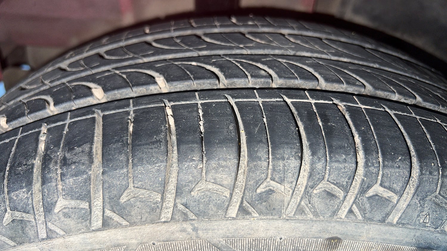 Used 2018 Tata Tiago Revotron XZA Petrol Automatic tyres RIGHT REAR TYRE TREAD VIEW
