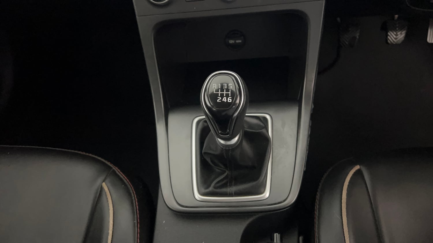 Used 2023 Hyundai Creta E 1.5 Diesel Diesel Manual interior GEAR  KNOB VIEW