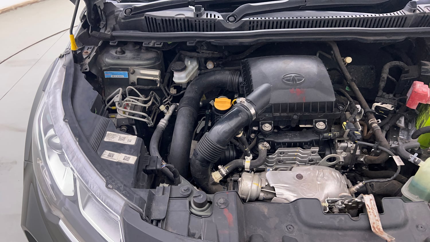 Used 2022 Tata Nexon XM (S) Petrol Manual engine ENGINE RIGHT SIDE VIEW