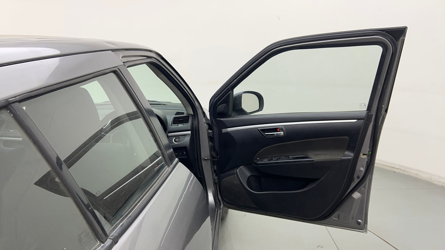 Used 2015 Maruti Suzuki Swift ZXi Petrol Manual interior RIGHT FRONT DOOR OPEN VIEW