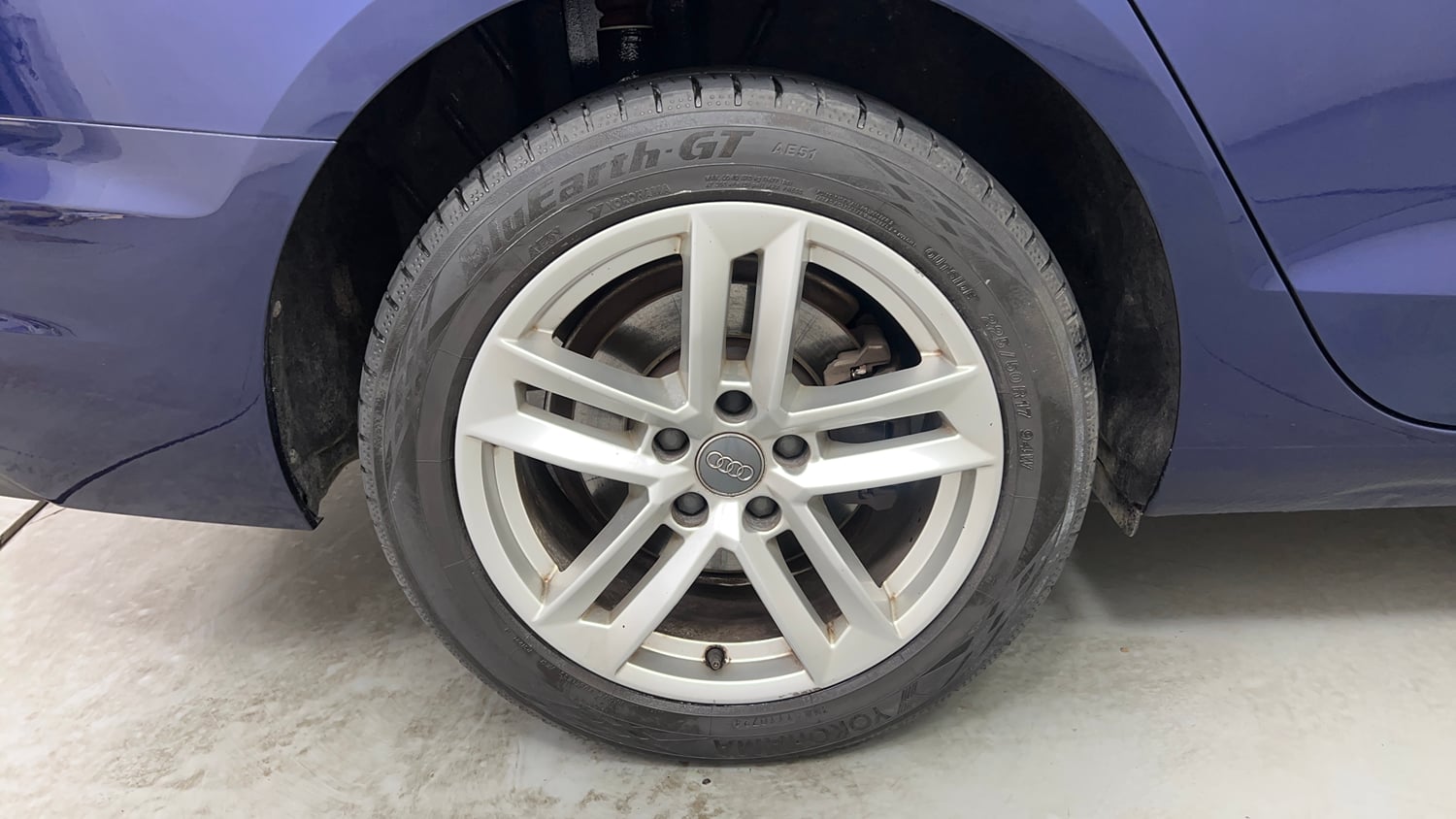 Used 2021 Audi A4 Premium Plus 40 TFSI Petrol Automatic tyres RIGHT REAR TYRE RIM VIEW