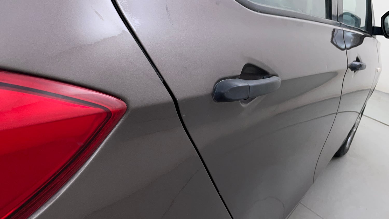 Used 2016 Tata Tiago Revotron XM Petrol Manual dents MINOR SCRATCH