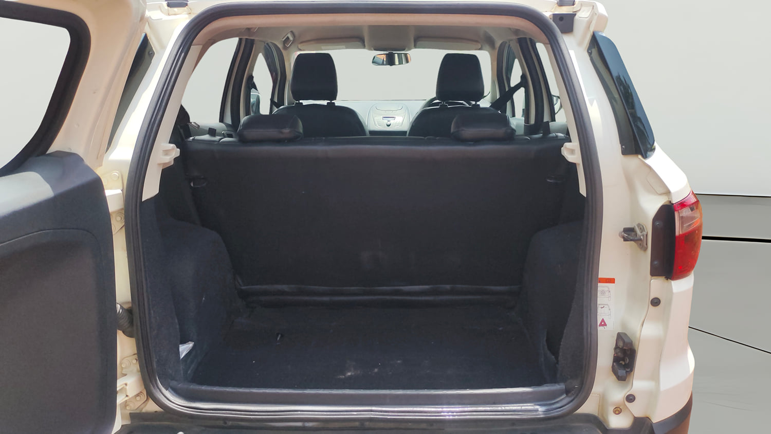 Used 2020 Ford EcoSport Ambiente 1.5L TDCi Diesel Manual interior DICKY INSIDE VIEW