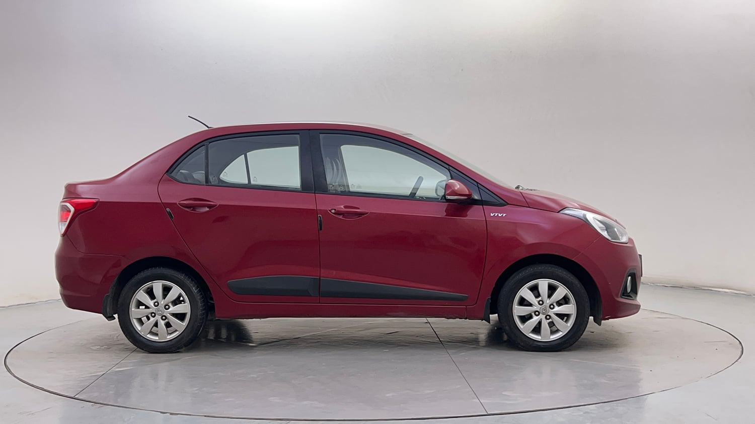 Used 2014 Hyundai Xcent S 1.2 Petrol Manual exterior RIGHT SIDE VIEW