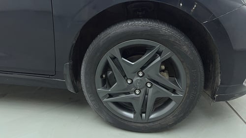 Used 2023 Hyundai i20 Sportz 1.2 IVT Petrol Automatic tyres RIGHT FRONT TYRE RIM VIEW