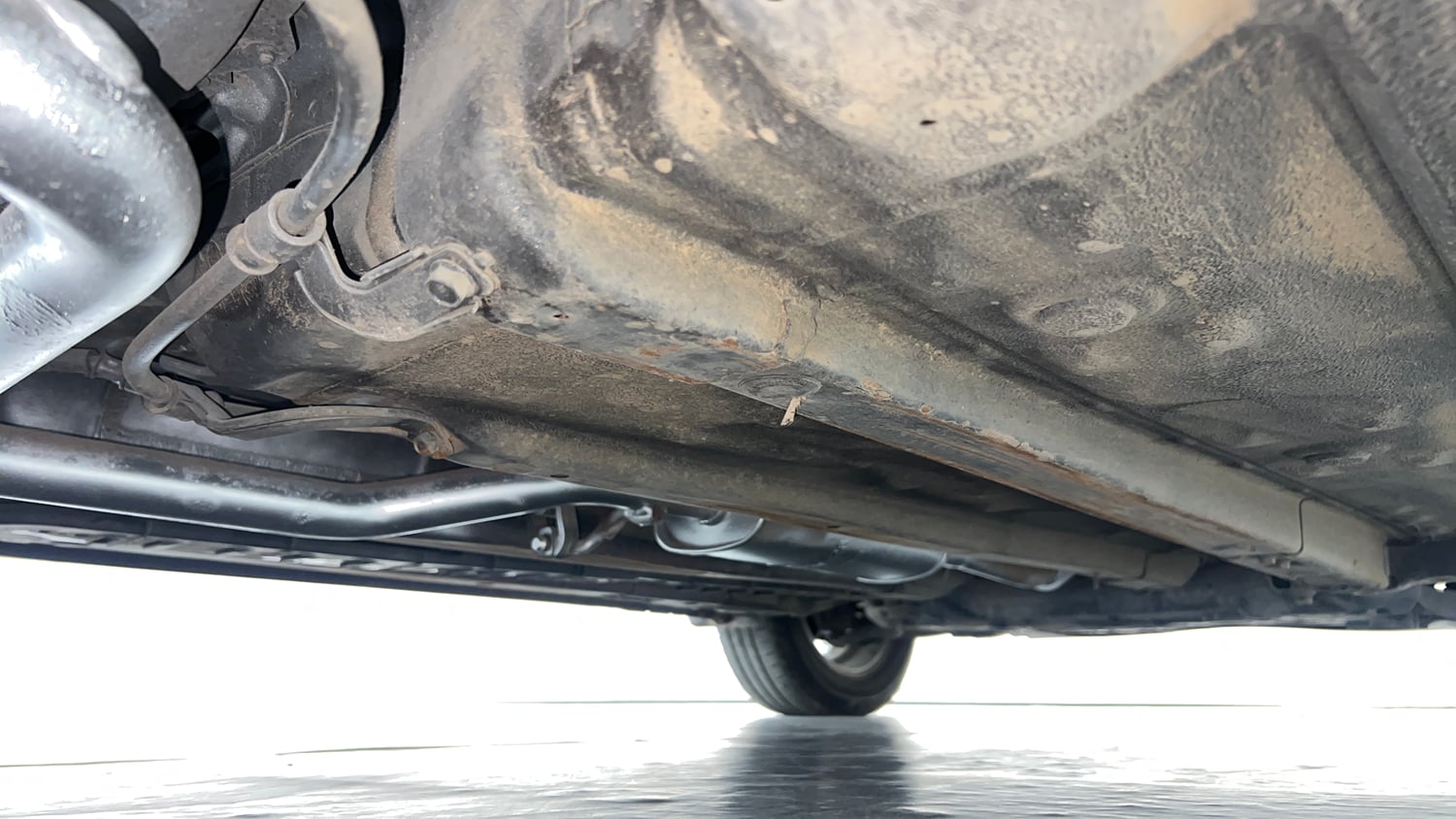 Used 2018 Hyundai Verna EX 1.6 VTVT AT Petrol Automatic extra REAR RIGHT UNDERBODY VIEW