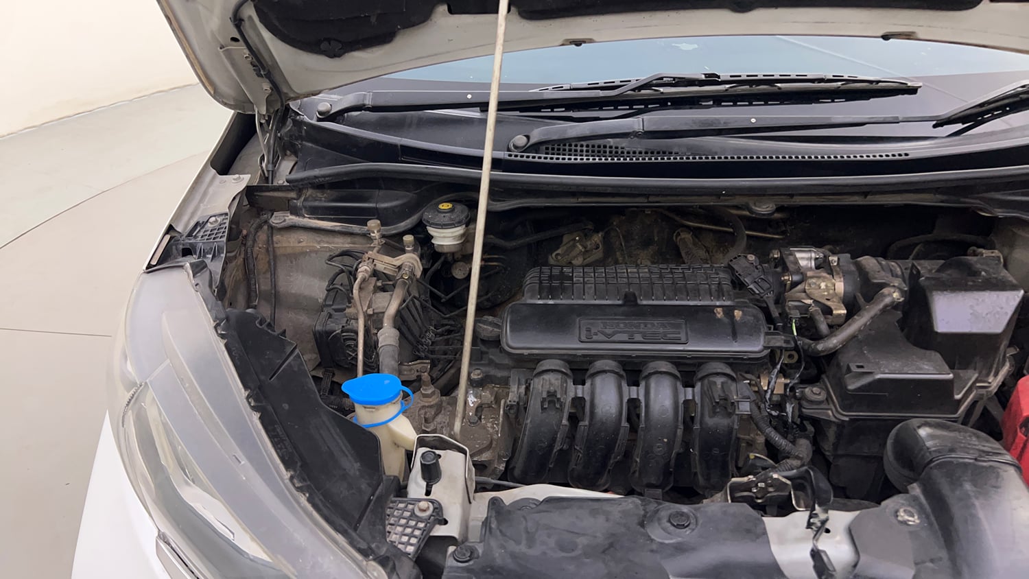 Used 2017 Honda WR-V VX MT Petrol Petrol Manual engine ENGINE RIGHT SIDE HINGE & APRON VIEW