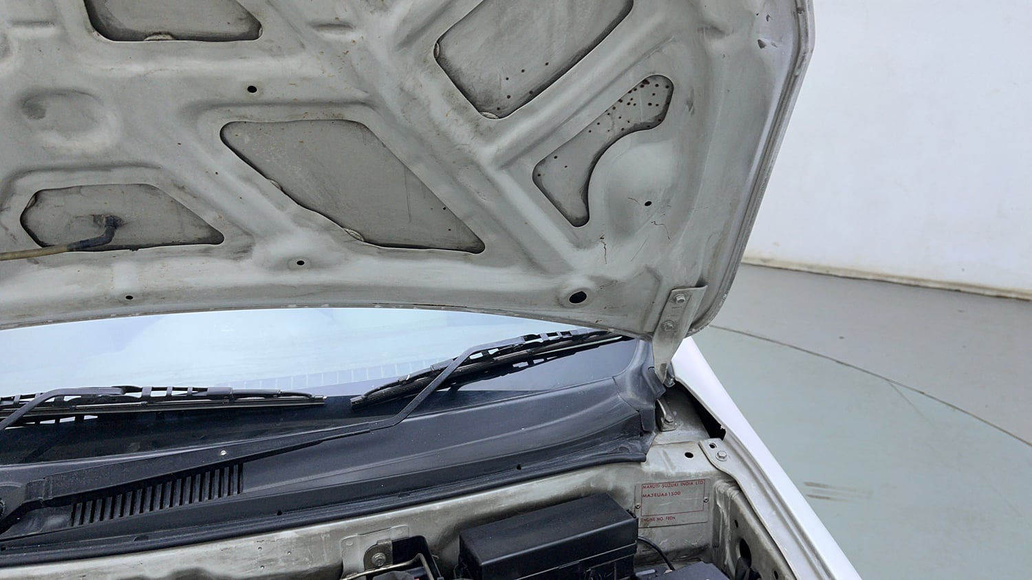 Used 2013 Maruti Suzuki Alto 800 Lxi CNG Cng Manual engine ENGINE LEFT SIDE HINGE & APRON VIEW