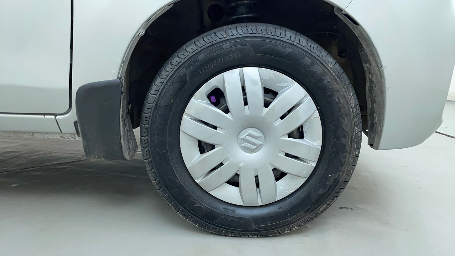 Used 2021 Maruti Suzuki Alto 800 LXi (O) Petrol Manual tyres RIGHT FRONT TYRE RIM VIEW