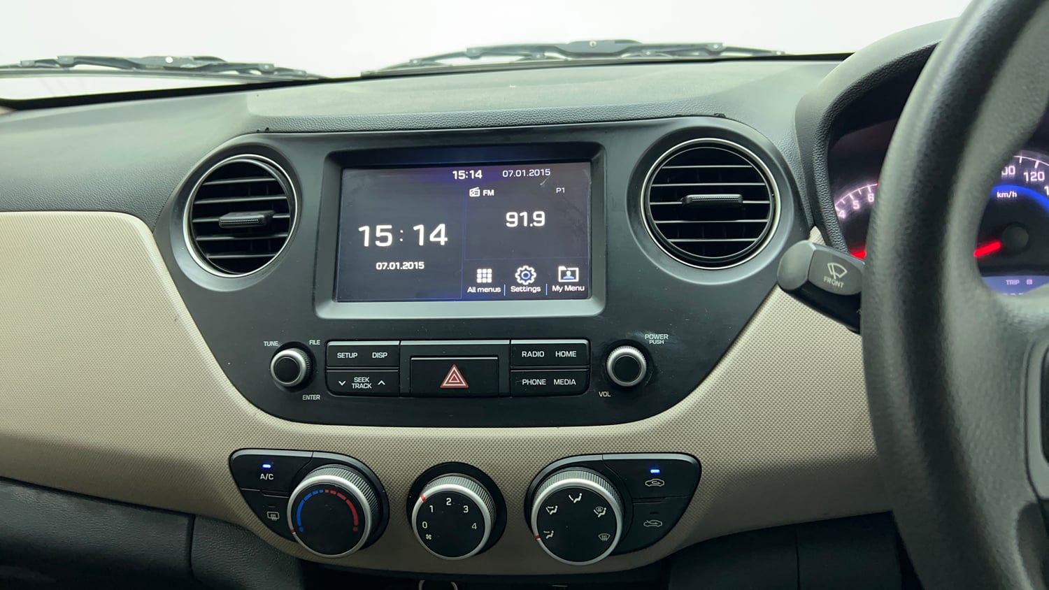 Used 2017 Hyundai Grand i10 Sportz (O) AT 1.2 Kappa VTVT Petrol Automatic top_features Integrated (in-dash) music system