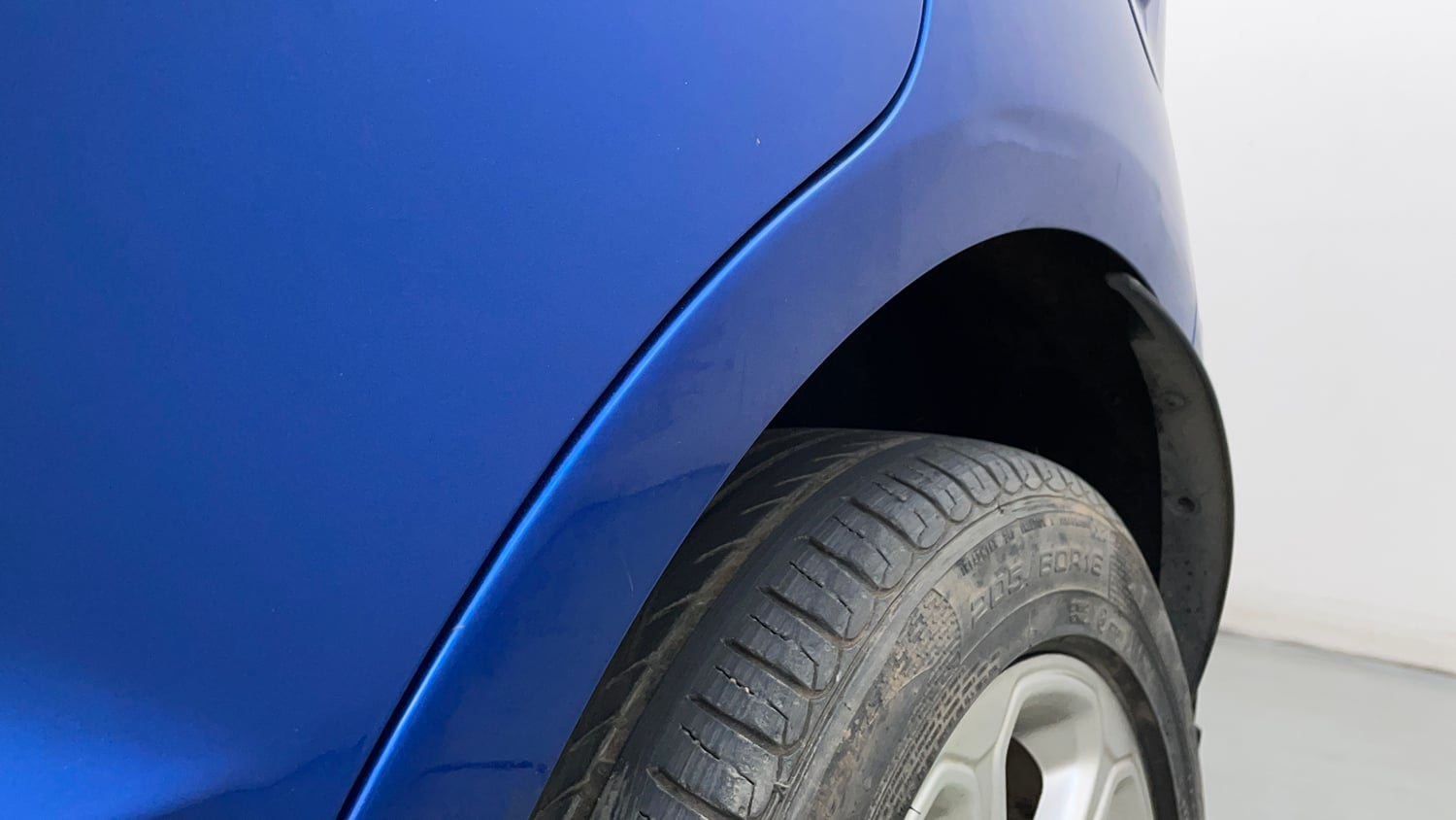 Used 2020 Ford EcoSport Titanium + 1.5L Ti-VCT AT Petrol Automatic dents MINOR SCRATCH