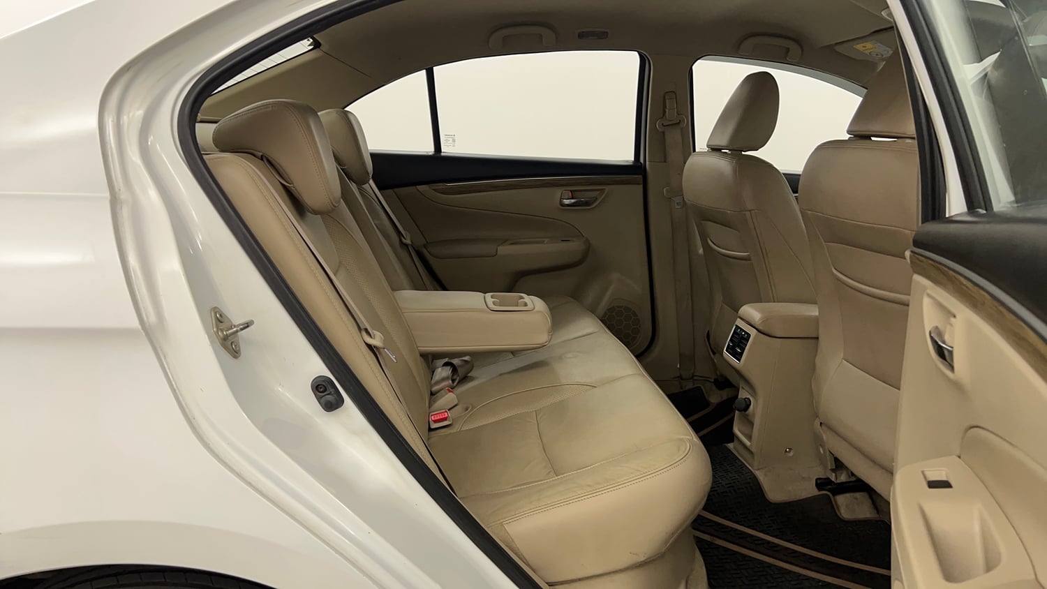 Used 2019 Maruti Suzuki Ciaz Alpha Hybrid 1.5 Petrol Manual interior RIGHT SIDE REAR DOOR CABIN VIEW