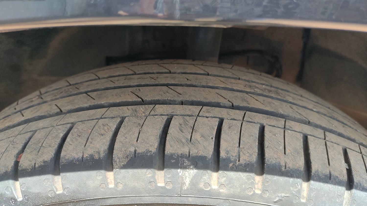 Used 2025 Tata Curvv Accomplished Plus A 1.5 Kryojet Diesel 6MT Dark Edition Diesel Manual tyres LEFT FRONT TYRE TREAD VIEW