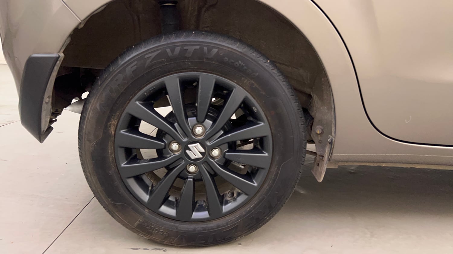 Used 2024 Maruti Suzuki Wagon R ZXI Plus 1.2 AGS Petrol Automatic tyres RIGHT REAR TYRE RIM VIEW