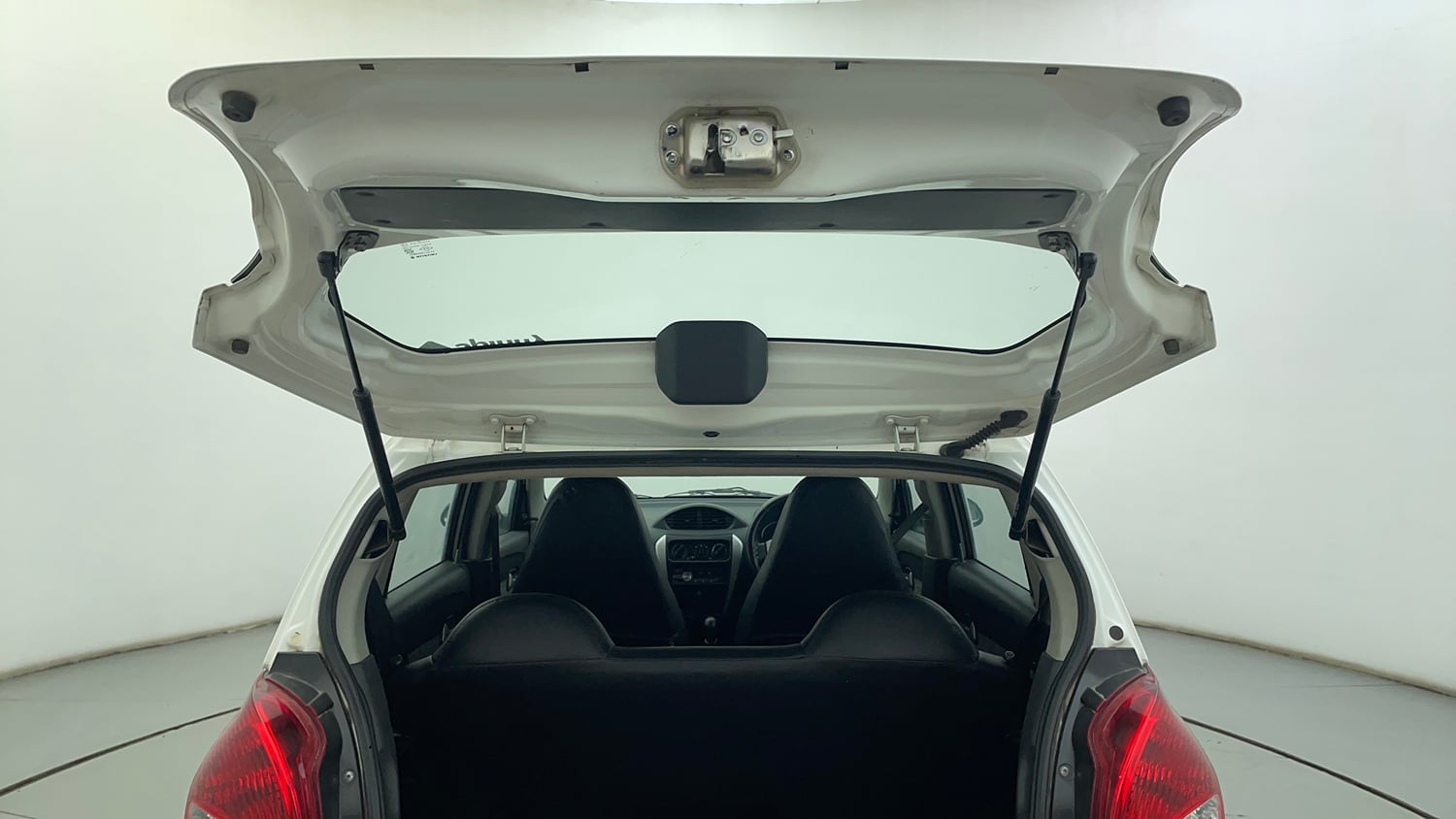 Used 2018 Maruti Suzuki Alto 800 LXi Petrol Manual interior DICKY DOOR OPEN VIEW