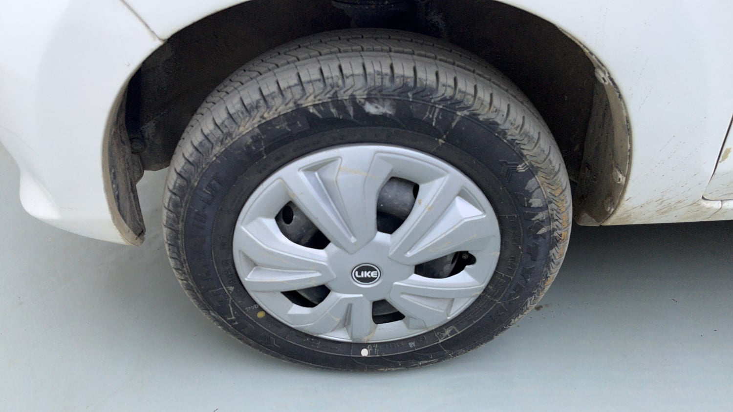 Used 2013 Maruti Suzuki Alto 800 Lxi CNG Cng Manual tyres LEFT FRONT TYRE RIM VIEW