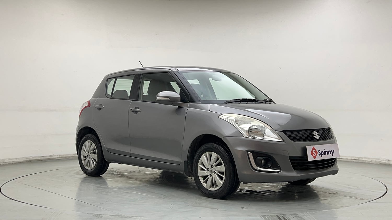 Used 2015 Maruti Suzuki Swift ZXi Petrol Manual exterior RIGHT FRONT CORNER VIEW