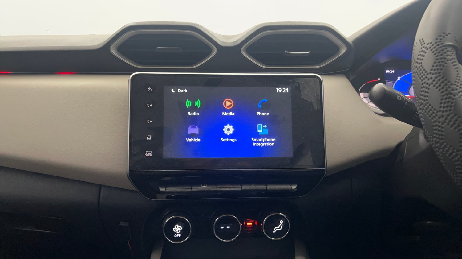 Used 2023 Nissan Magnite XV Petrol Manual interior MUSIC SYSTEM & AC CONTROL VIEW