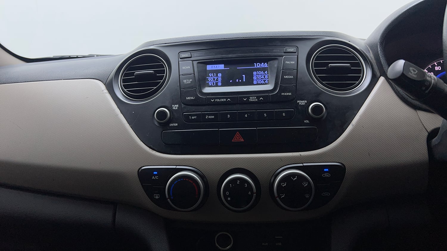 Used 2016 Hyundai Grand i10 Sportz 1.2 Kappa VTVT Petrol Manual top_features Integrated (in-dash) music system