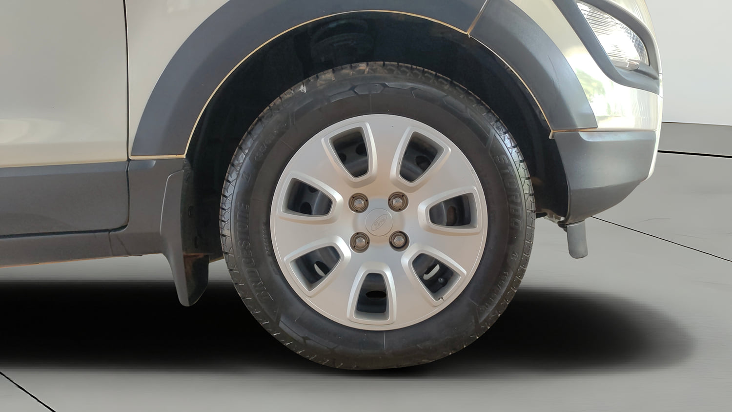 Used 2020 Ford EcoSport Ambiente 1.5L TDCi Diesel Manual tyres RIGHT FRONT TYRE RIM VIEW