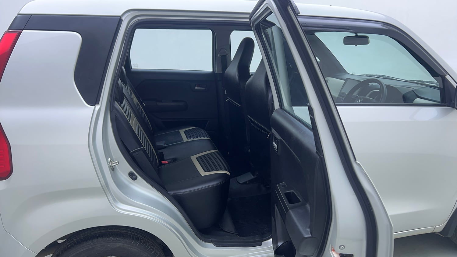 Used 2021 Maruti Suzuki Wagon R ZXi 1.2 Petrol Manual interior RIGHT SIDE REAR DOOR CABIN VIEW