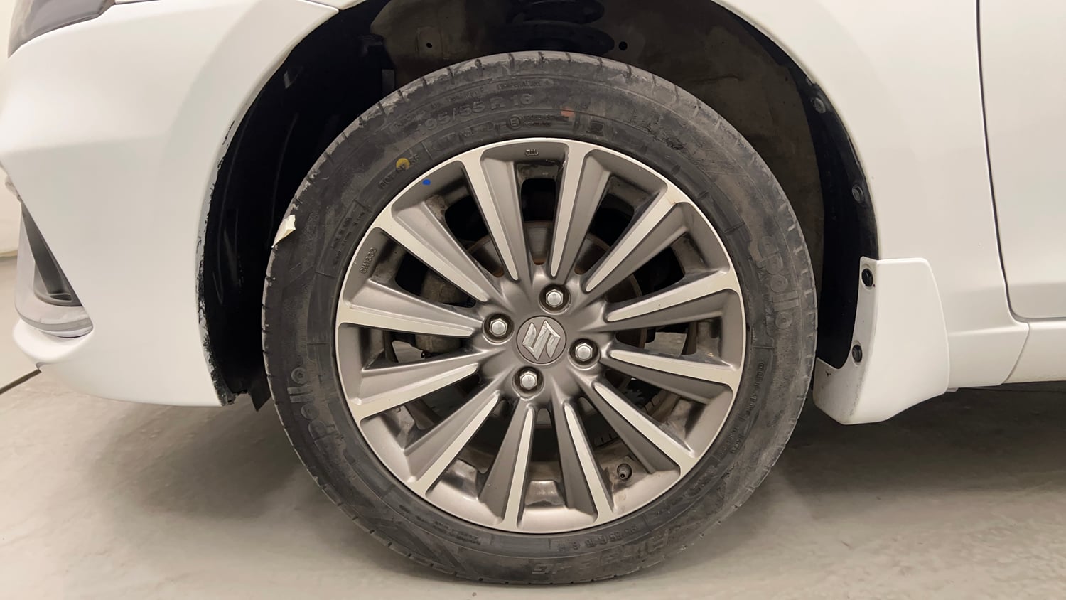 Used 2019 Maruti Suzuki Ciaz Alpha Hybrid 1.5 Petrol Manual tyres LEFT FRONT TYRE RIM VIEW