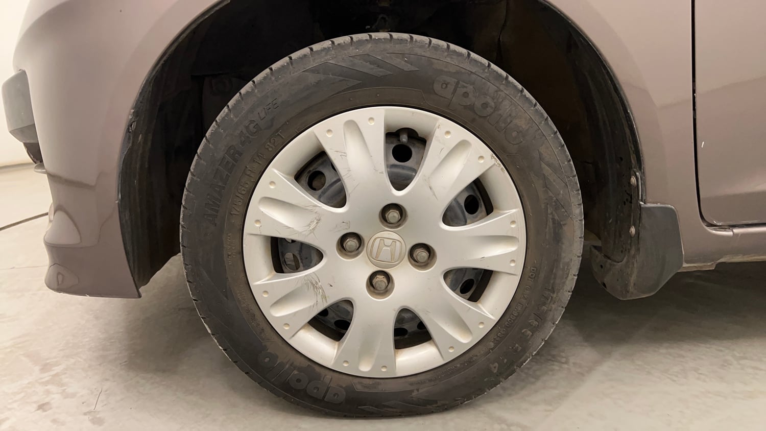 Used 2015 Honda Brio S MT Petrol Manual tyres LEFT FRONT TYRE RIM VIEW