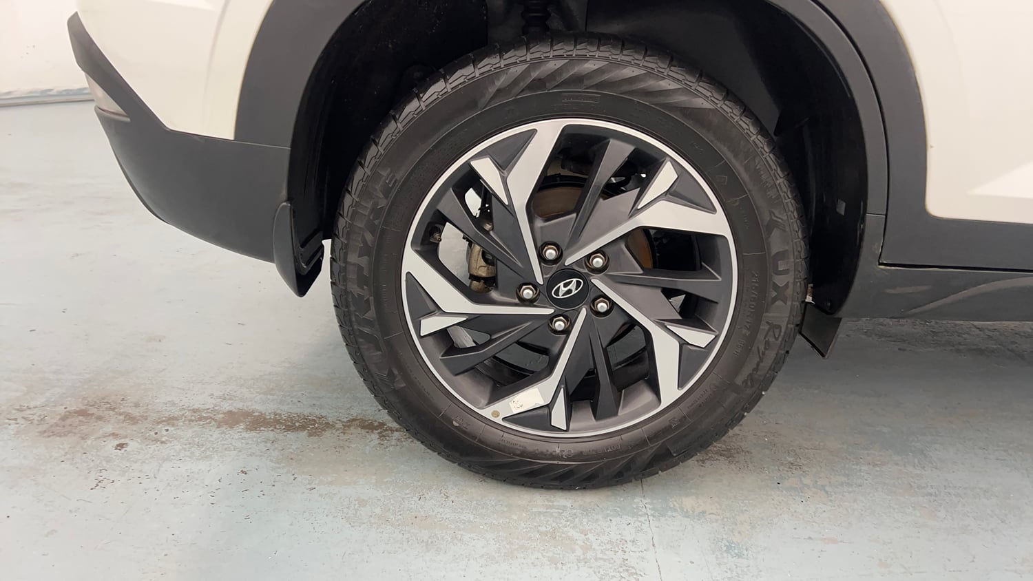 Used 2023 Hyundai Creta E 1.5 Diesel Diesel Manual tyres RIGHT REAR TYRE RIM VIEW