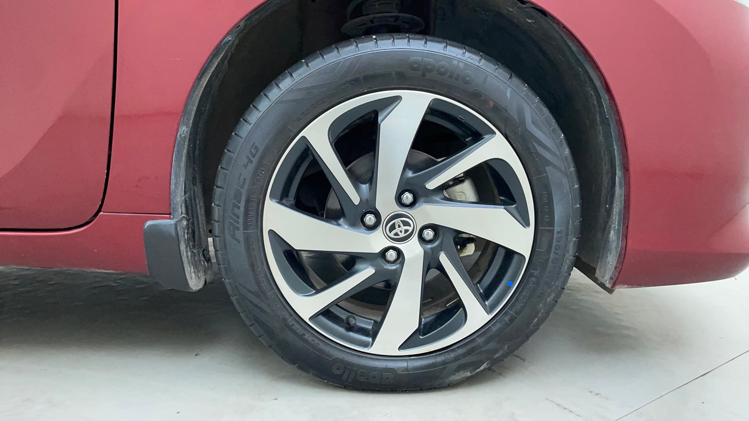 Used 2023 Toyota Glanza V AMT Petrol Automatic tyres RIGHT FRONT TYRE RIM VIEW