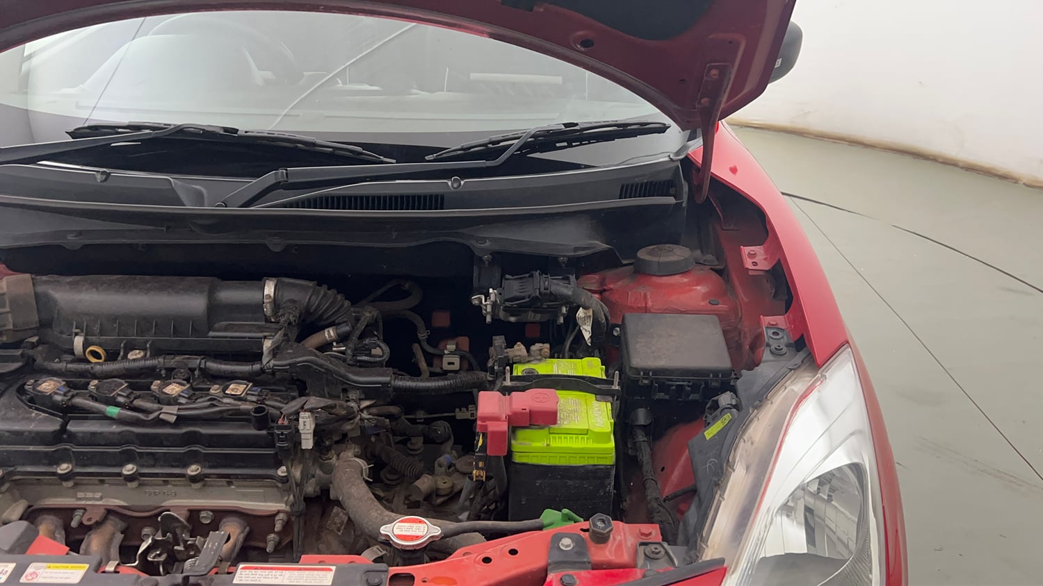 Used 2021 Maruti Suzuki Swift LXi Petrol Manual engine ENGINE LEFT SIDE HINGE & APRON VIEW