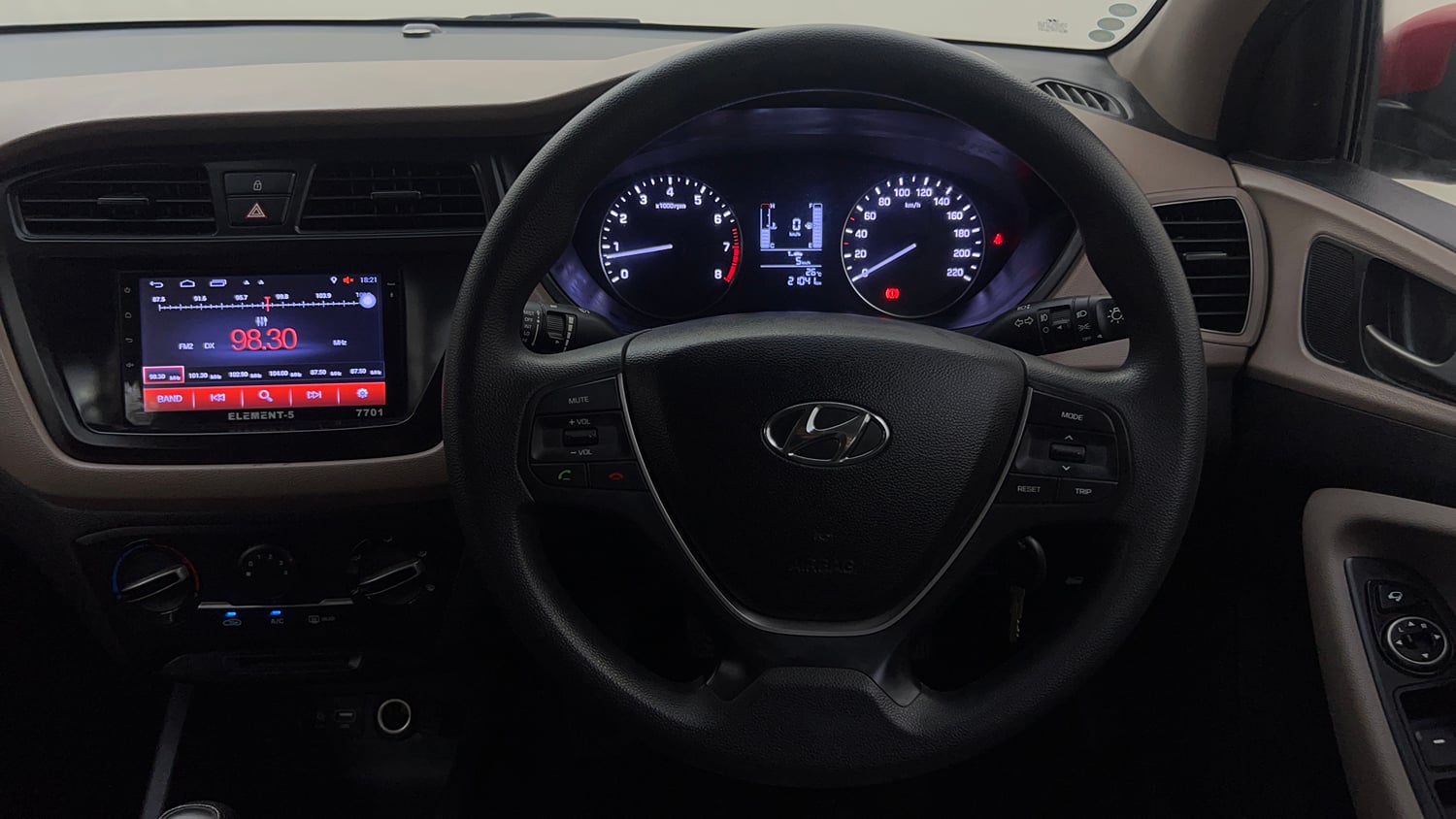 Used 2017 Hyundai Elite i20 Sportz 1.2 Petrol Manual top_features Steering mounted controls