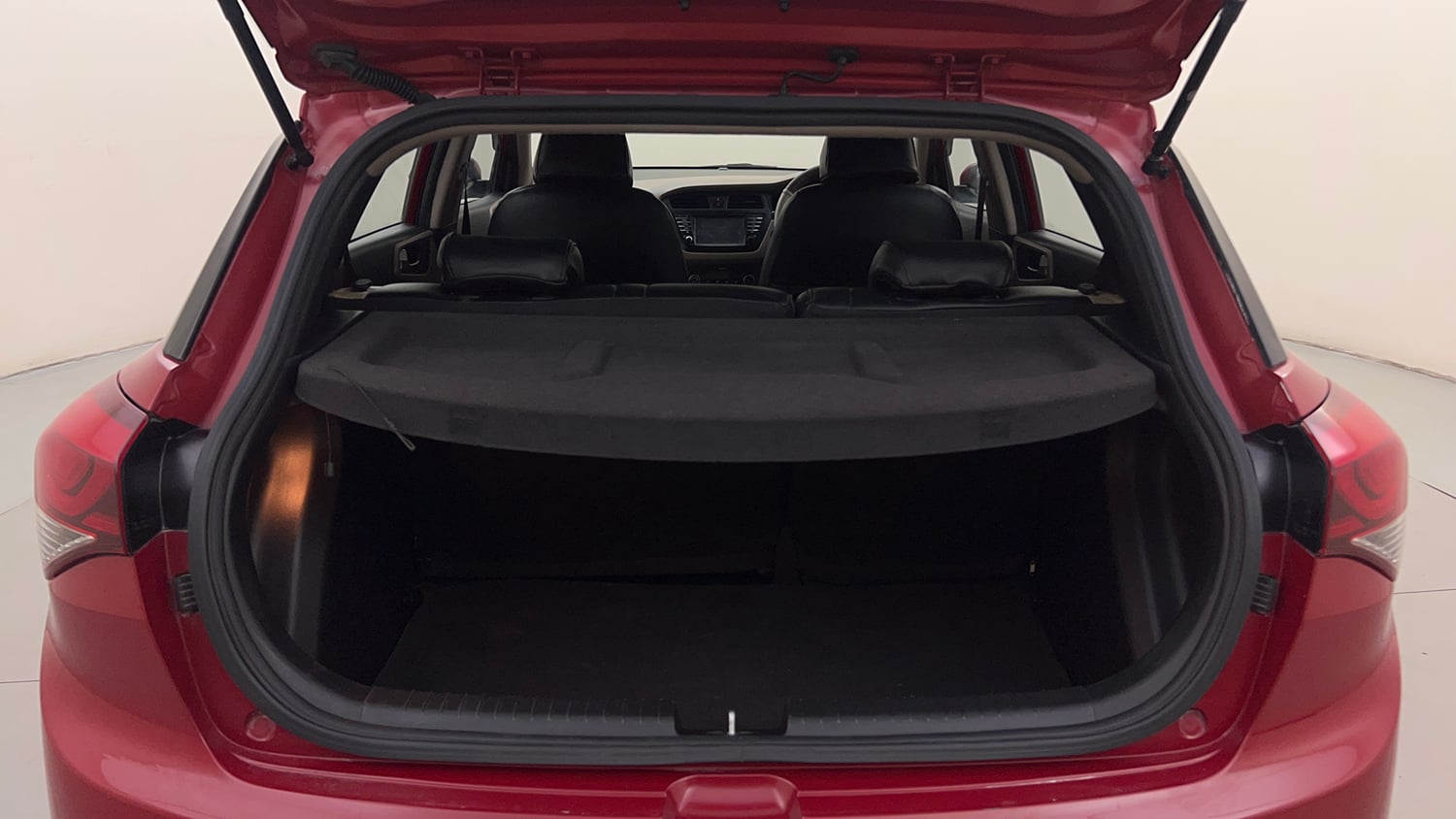 Used 2016 Hyundai Elite i20 Asta 1.2 (O) Petrol Manual interior DICKY INSIDE VIEW