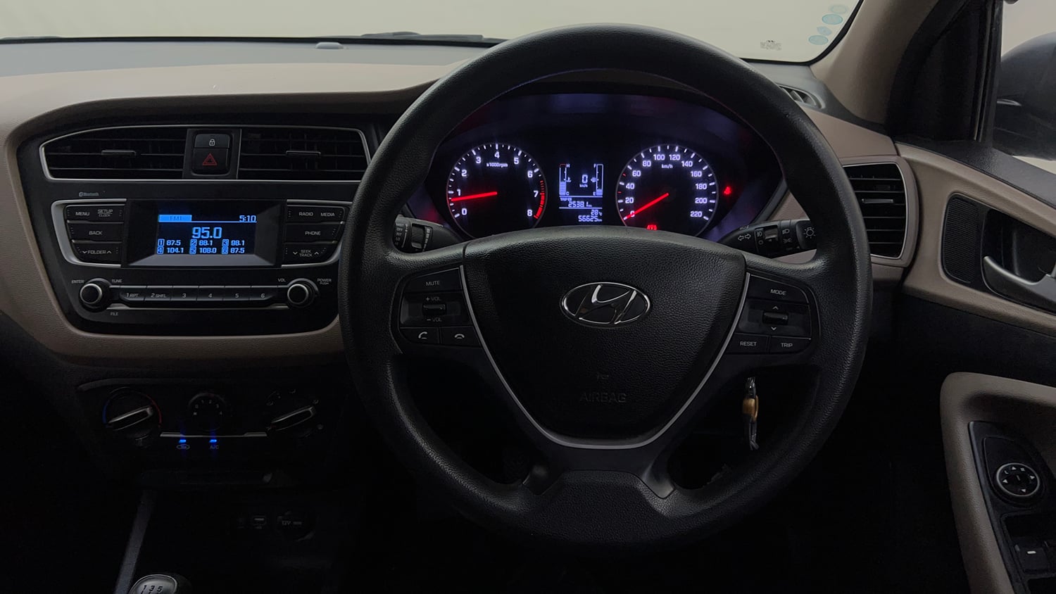 Used 2019 Hyundai Elite i20 Magna Plus 1.2 + CNG (Outside Fitted) Petrol Manual top_features Steering mounted controls