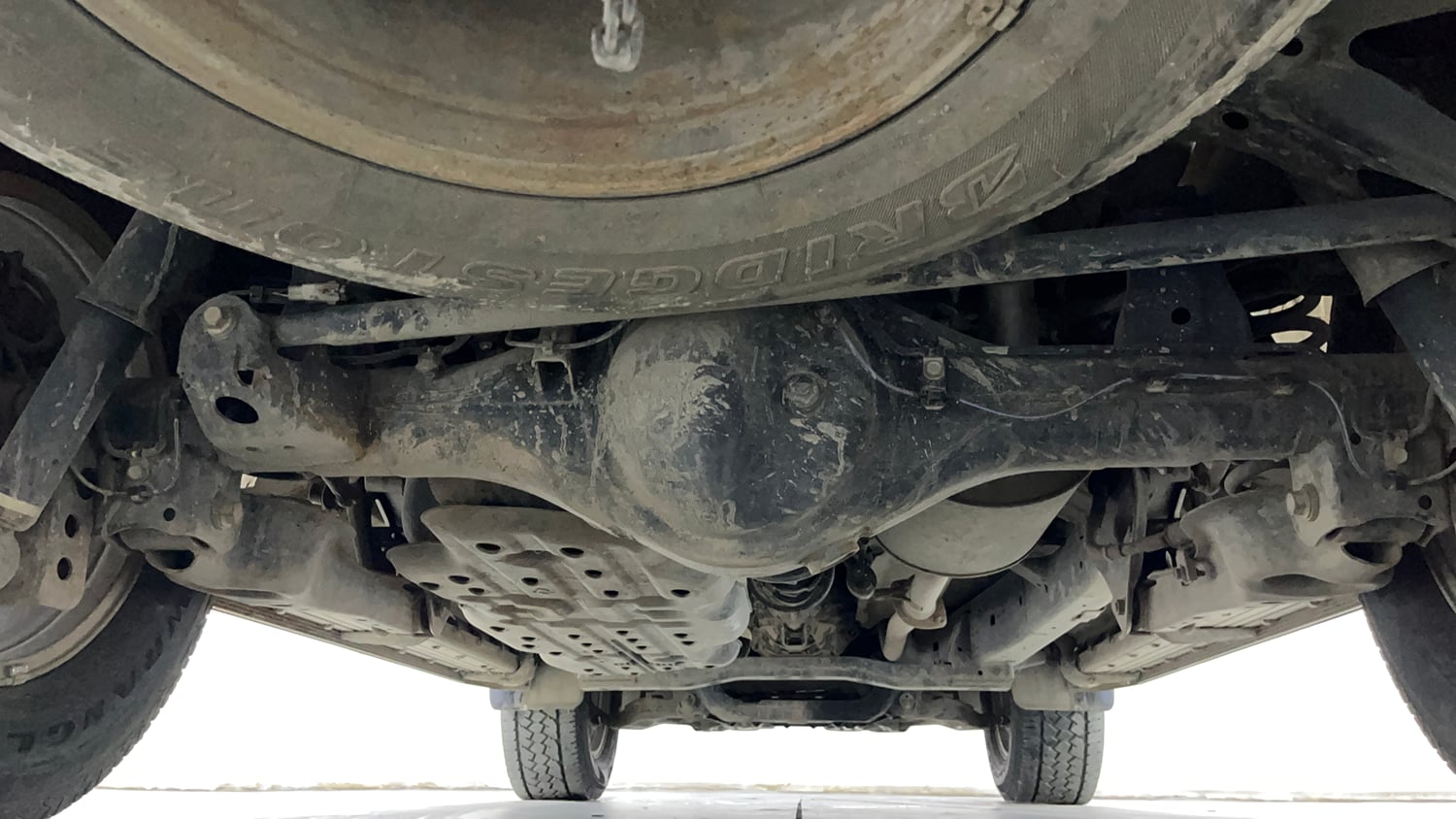 Used 2019 Toyota Fortuner 2.8 4x2 MT Diesel Manual extra REAR UNDERBODY VIEW (TAKEN FROM REAR)