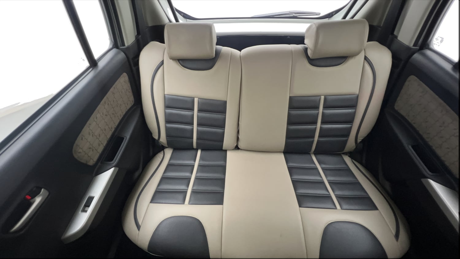 Used 2015 Maruti Suzuki Wagon R VXI Petrol Manual interior REAR SEAT CONDITION VIEW