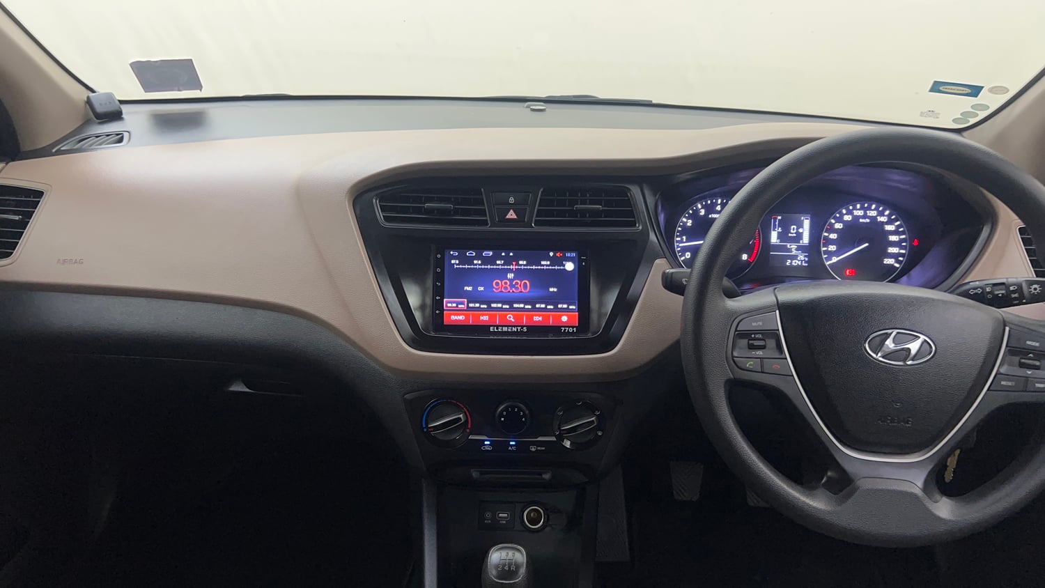 Used 2017 Hyundai Elite i20 Sportz 1.2 Petrol Manual interior MUSIC SYSTEM & AC CONTROL VIEW