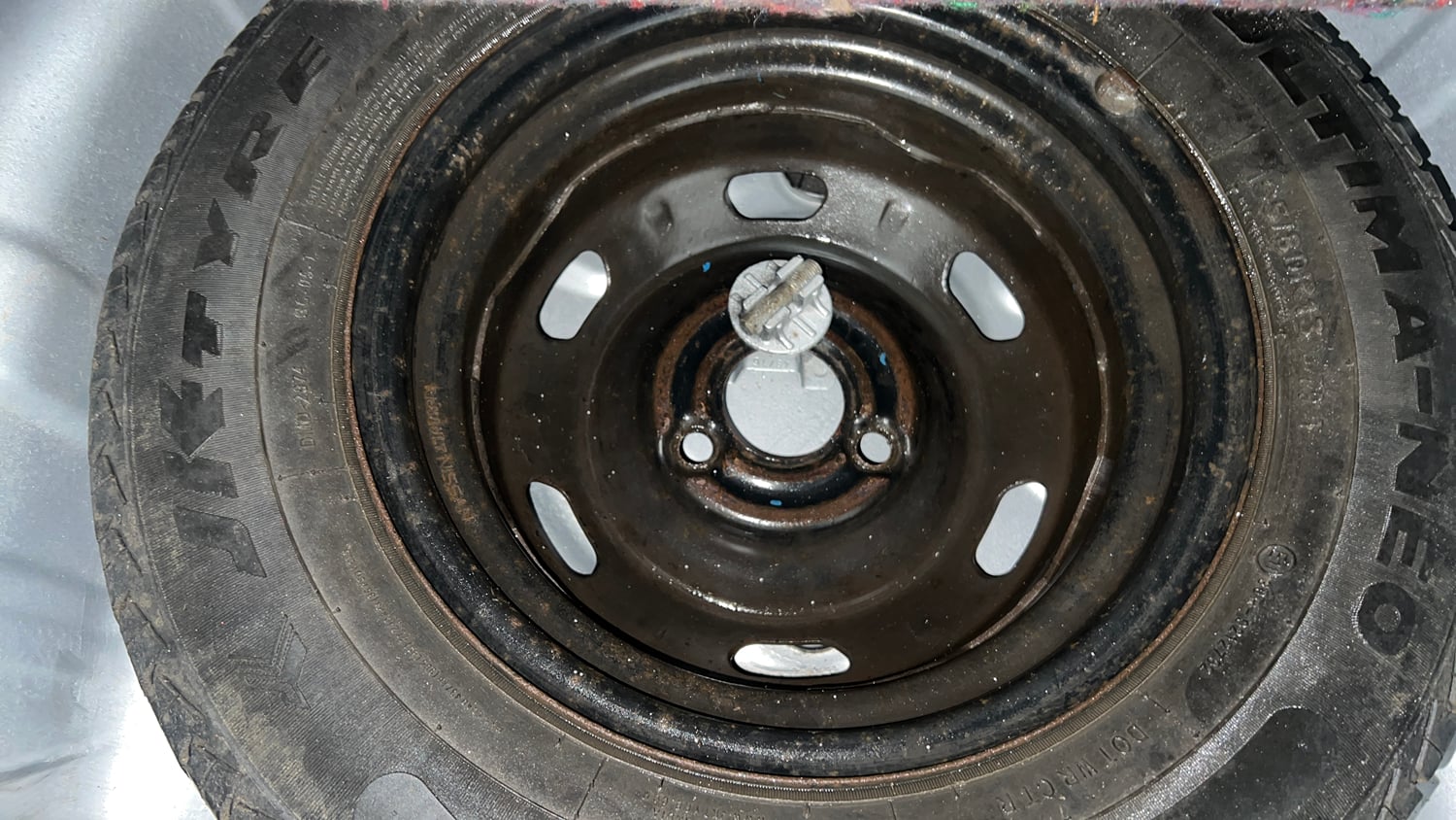 Used 2017 Renault Kwid RXT (O) 1.0 SCE Edition Petrol Manual tyres SPARE TYRE VIEW