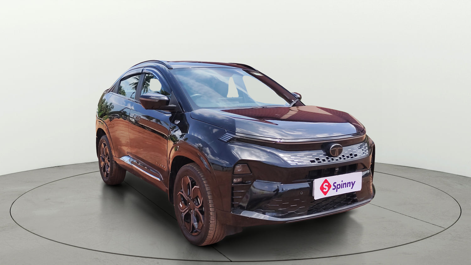 Used 2025 Tata Curvv Accomplished Plus A 1.5 Kryojet Diesel 6MT Dark Edition Diesel Manual exterior RIGHT FRONT CORNER VIEW