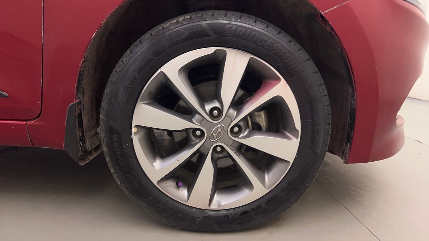 Used 2016 Hyundai Elite i20 Asta 1.2 (O) Petrol Manual tyres RIGHT FRONT TYRE RIM VIEW