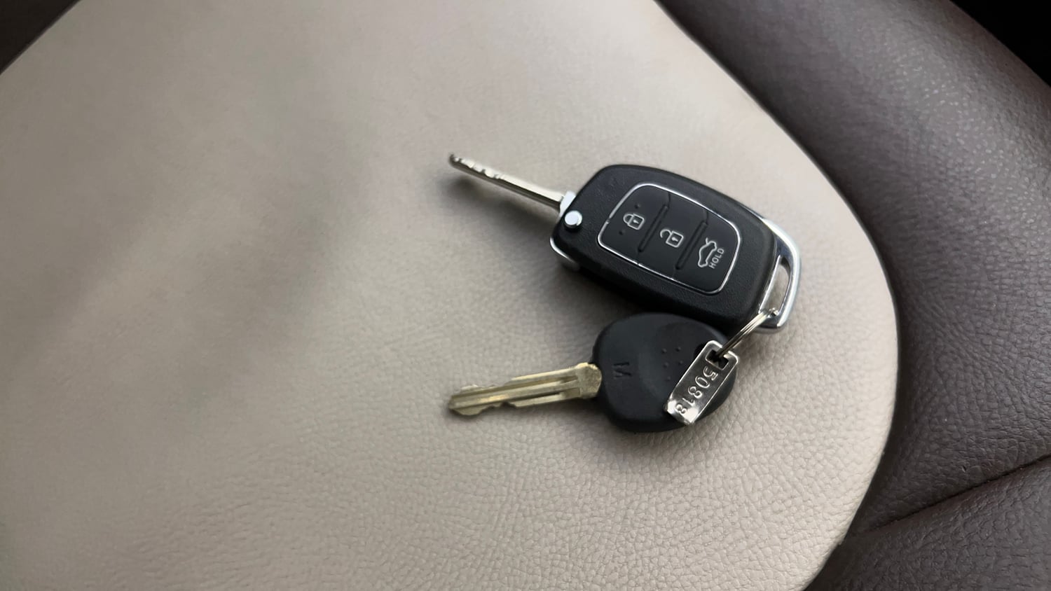 Used 2014 Hyundai Xcent S 1.2 Petrol Manual extra CAR KEY VIEW