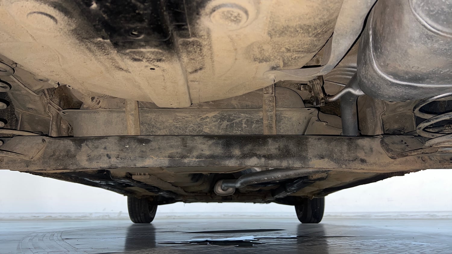 Used 2016 Hyundai Grand i10 Sportz 1.2 Kappa VTVT Petrol Manual extra REAR UNDERBODY VIEW (TAKEN FROM REAR)