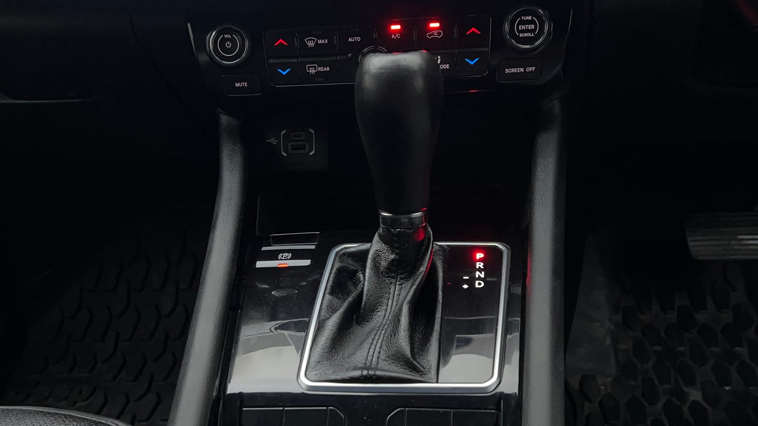 Used 2022 Jeep Compass Model S (O) 1.4 Petrol DCT Petrol Automatic interior GEAR  KNOB VIEW