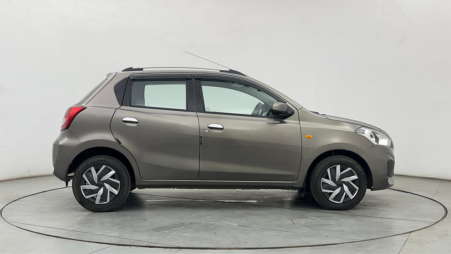 Used 2019 Datsun GO T Petrol Manual exterior RIGHT SIDE VIEW