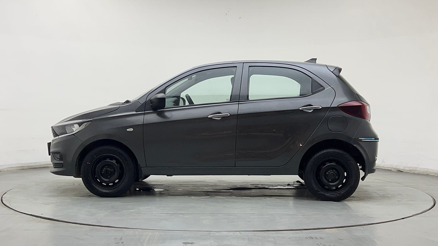 Used 2025 Tata Tiago XE CNG Cng Manual exterior LEFT SIDE VIEW