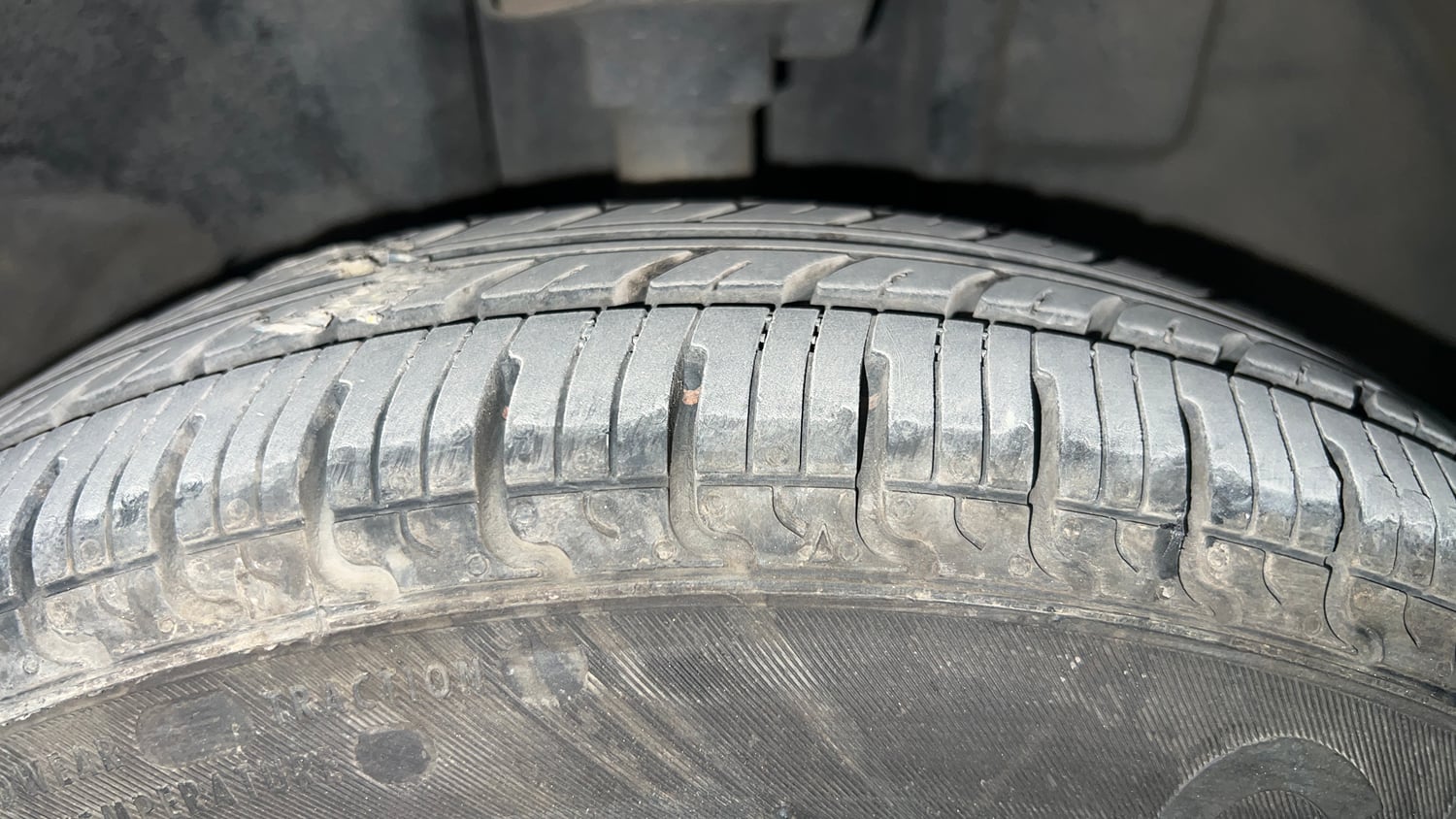 Used 2019 Renault Kwid RXT (O) 1.0 SCE Edition Petrol Manual tyres RIGHT FRONT TYRE TREAD VIEW