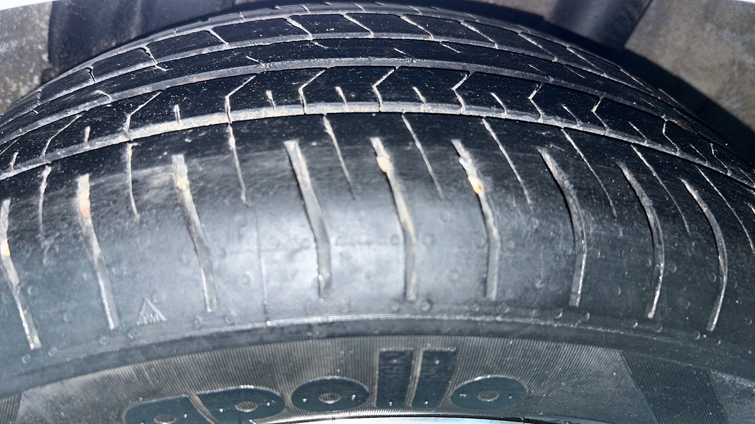 Used 2024 Hyundai Verna SX 1.5 Petrol MT Petrol Manual tyres LEFT REAR TYRE TREAD VIEW