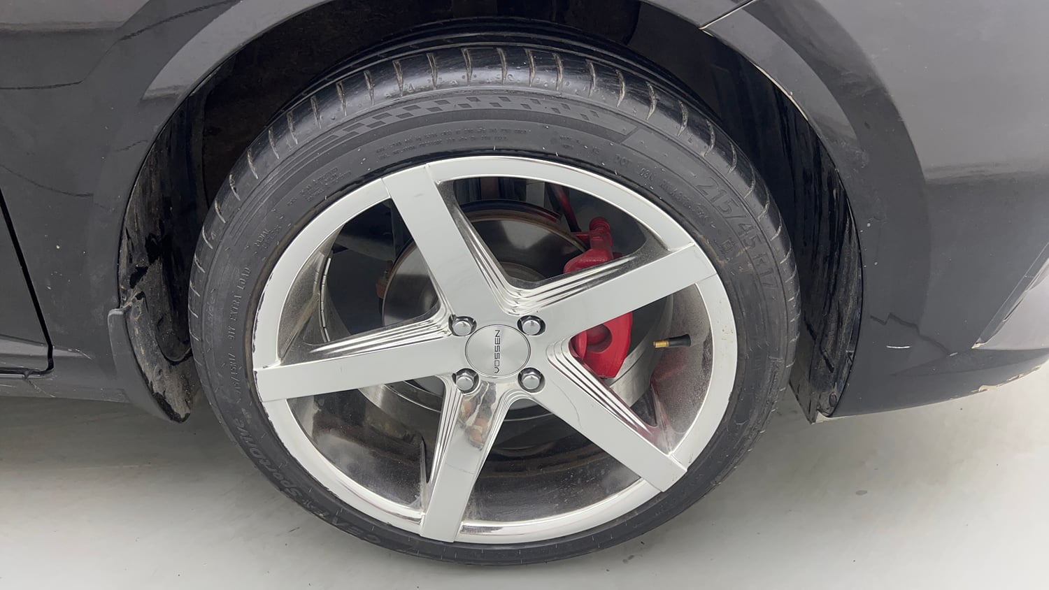 Used 2025 Hyundai Verna SX 1.5 Petrol MT Petrol Manual tyres RIGHT FRONT TYRE RIM VIEW