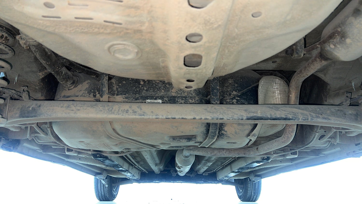Used 2016 Maruti Suzuki Swift Lxi (O) Petrol Manual extra REAR UNDERBODY VIEW (TAKEN FROM REAR)